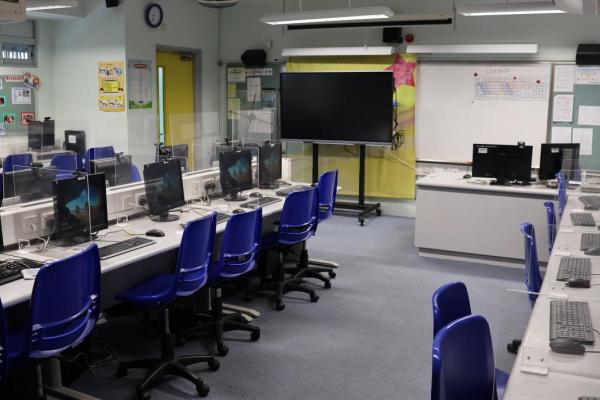 電腦室