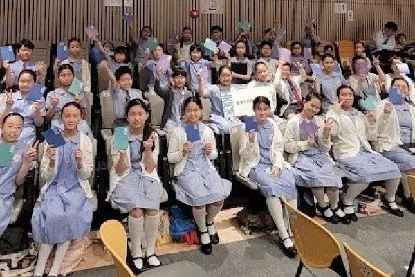 團員參與「學校合唱團培育計劃匯演」